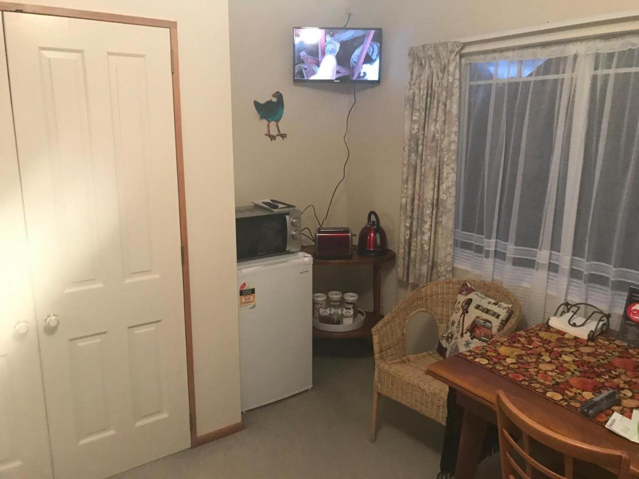 Pukeko Lodge Bnb New Plymouth Exterior foto